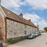 Driftwood Cottage Pets Go Free Wifi Included
