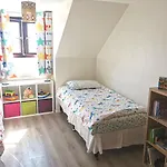 Spacious Family Friendly Apartment- 100M From Beach With Seaviews!