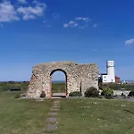 Spacious Family Friendly Apartment- 100M From Beach With Seaviews!