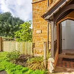 Coachmans Cottage