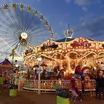 Lovely Caravan Nearby The Beach In Hunstanton, Norfolk Ref 23071C
