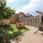 Apple Tree House