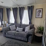 Modern 6 Berth Static Caravan, Hunstanton