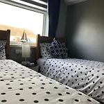 The Phoenix By The Sea- 2 Bedroom Flat In Hunny