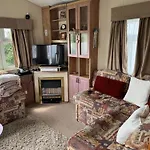 Family Friendly 3 Bedroom Caravan Pets Go Free