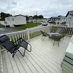 Lovely Caravan For Hire With Large Decking Area In Hunstanton Ref 23218K