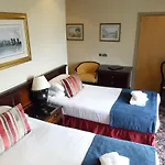 Marine Bar Pub With Rooms