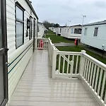 2 Bedroom Sleeps 6 Caravan Manor Park Hunstanton
