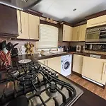 Beautiful Caravan At Manor Park In Hunstanton Beach, Norfolk Ref 23026H