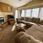 6 Berth Caravan Nearby Hunstanton Beach Front In Norfolk Ref 13019L