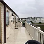 3 Bedroom Caravan At Manor Park Hunstanton