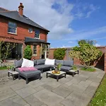 Linksway House