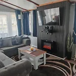 Dog Friendly 8 Berth Lodge, 600 Yard\'S From The Beach In Hunstanton
