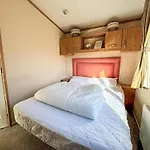 Lovely 6 Berth Caravan For Hire At Manor Park In Hunstanton Norfolk Ref 23044S