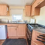 Caravan With Decking At Manor Park In Hunstanton, Sleeps 6 Ref 23045B