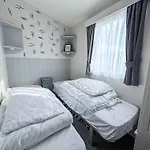 Beautiful Caravan At Manor Park Holiday Park In Hunstanton Ref 23060W