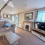 Wonderful 6 Berth Caravan For Hire At Manor Park, Hunstanton, Norfolk Ref 23028S