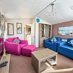 Homely Caravan With Decking At Manor Park, Hunstanton Ref 23036C
