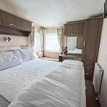 Homely Caravan With Decking At Manor Park, Hunstanton Ref 23036C