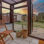 The Stowaway - Coastal Bungalow - Crabpot Cottages Hunstanton
