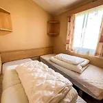Dog Friendly 6 Berth Static Caravan By The Beach In Hunstanton Ref 13008L
