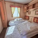 6 Berth Caravan In Hunstanton, Ideal For Seaside Holidays Ref 13004L