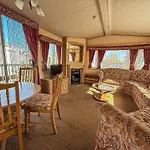 6 Berth Caravan In Hunstanton, Ideal For Seaside Holidays Ref 13004L