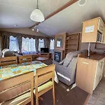 4 Berth Nearby Hunstanton Beach In Norfolk Ref 13018L