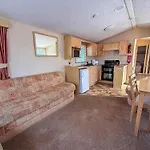 6 Berth Pet Friendly Static Caravan By Hunstanton Beach Ref 13011L
