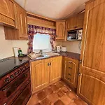Great 6 Berth Caravan, Perfect For A Beach Holiday In Hunstanton Ref 13007L