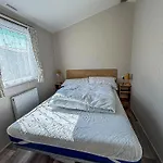 8 Berth Caravan By The Beautiful Beach Of Hunstanton In Norfolk Ref 23006W