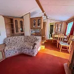 Great 6 Berth Caravan, Perfect For A Beach Holiday In Hunstanton Ref 13007L