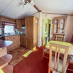 Great 6 Berth Caravan, Perfect For A Beach Holiday In Hunstanton Ref 13007L