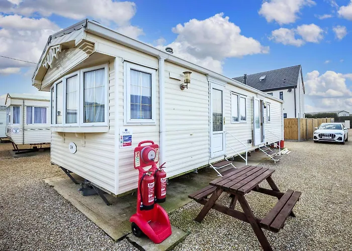 6 Berth Pet Friendly Caravan In Hunstanton By The Beach Ref 13001L