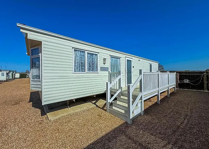 4 Berth Nearby Hunstanton Beach In Norfolk Ref 13018L
