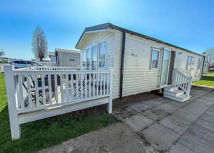 8 Berth Caravan By The Beautiful Beach Of Hunstanton In Norfolk Ref 23006W