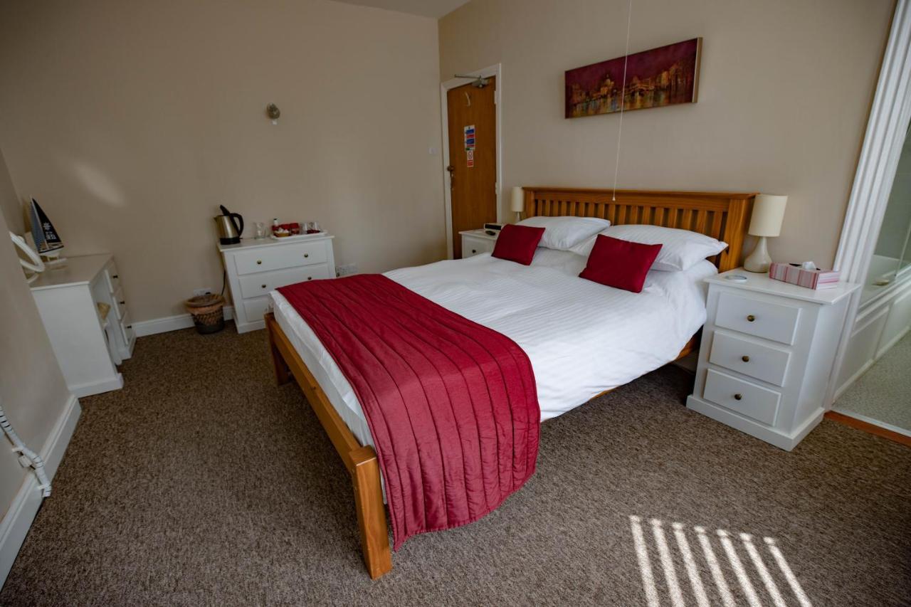 Claremont Bed & Breakfast 4*