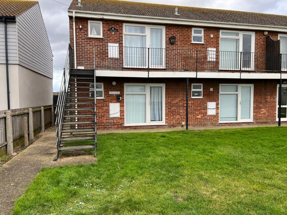 Gone To The Flat 1 *