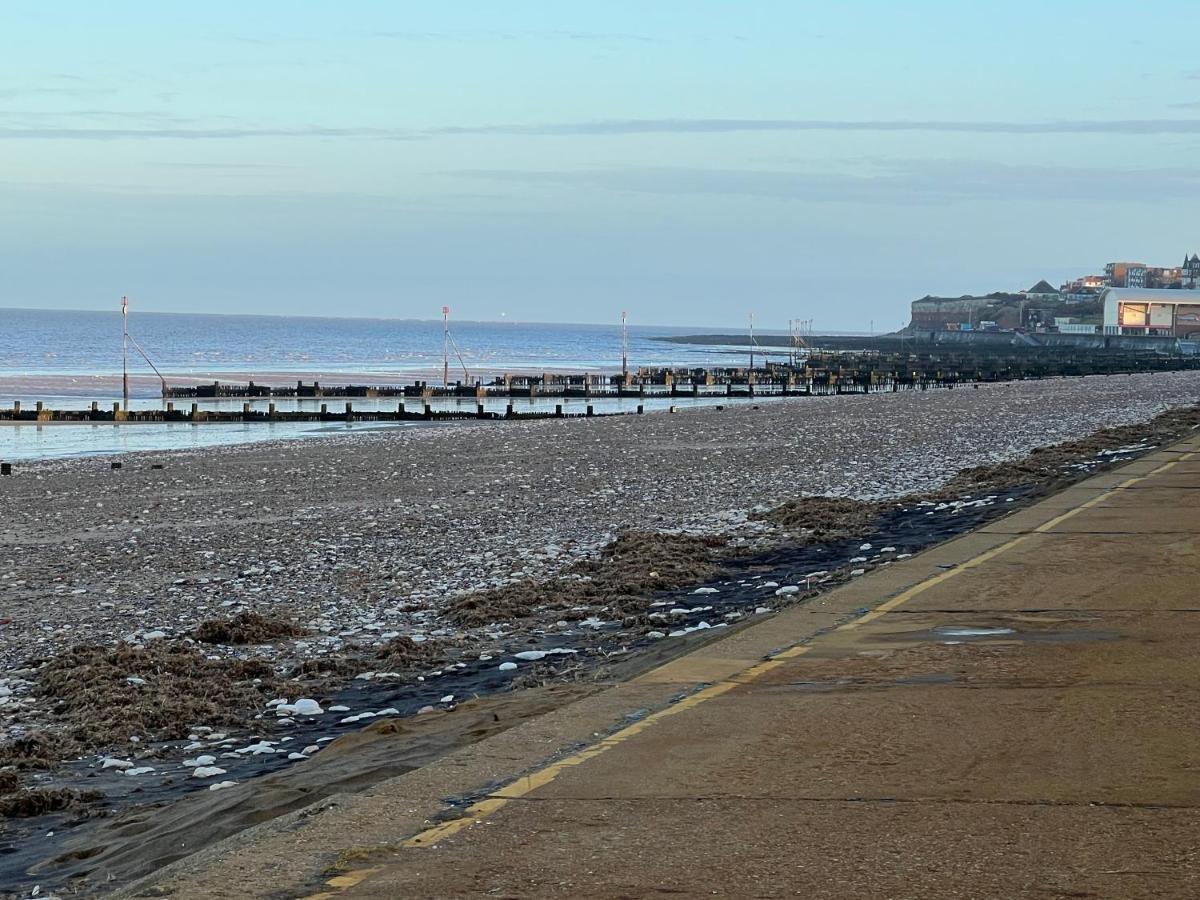Gone To The Flat 1 * Hunstanton