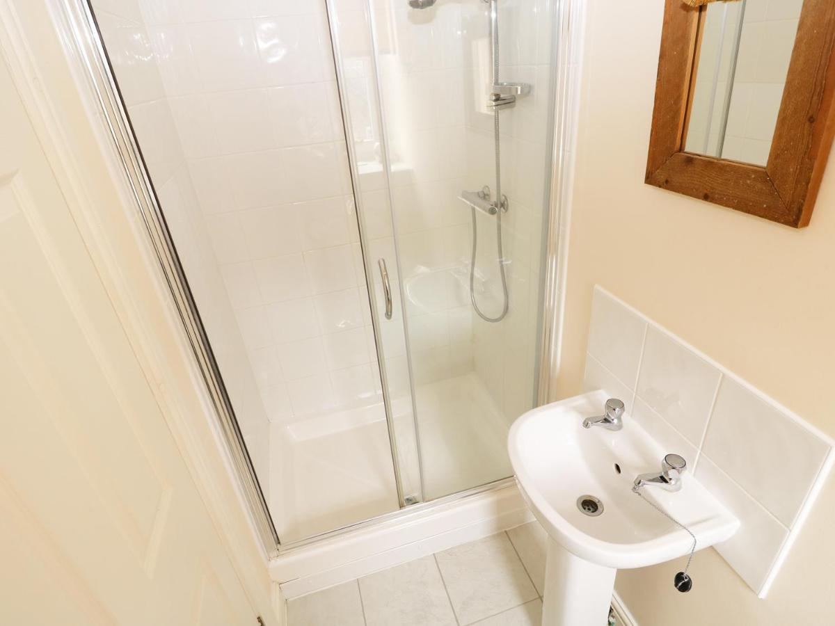 Flat 2, 4 St Edmund's Terrace