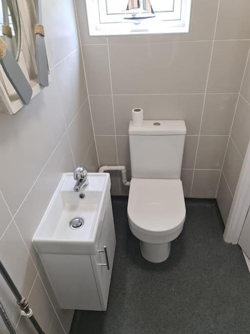 Hunny House - Near Searles With Lovely Sea Views * Hunstanton