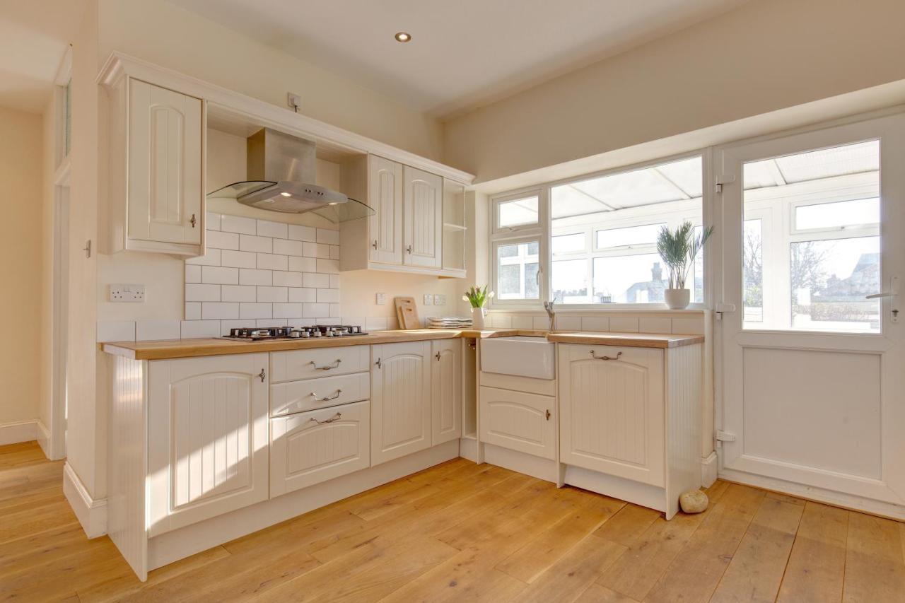 Fabulous Seaside Retreat Holiday home *