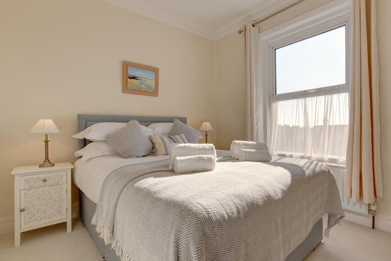 Fabulous Seaside Retreat Holiday home *