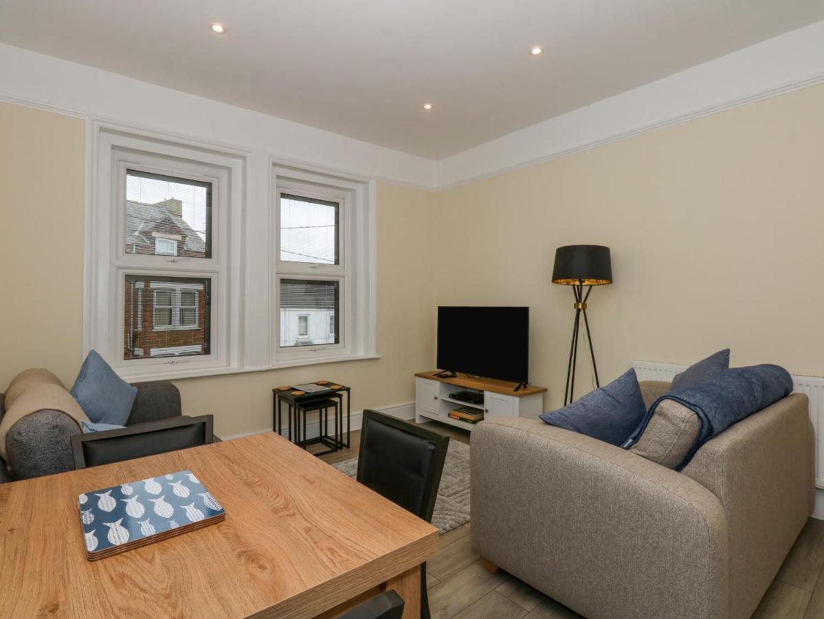 Apartment Sea Breeze No 7