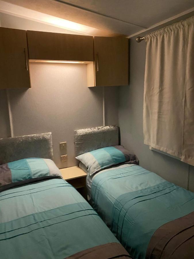 Manor Park Pets Go Free Linen Included Holiday home *