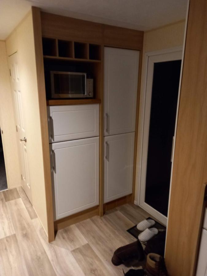 Sunny Hunny Manor Park Caravan Apartment