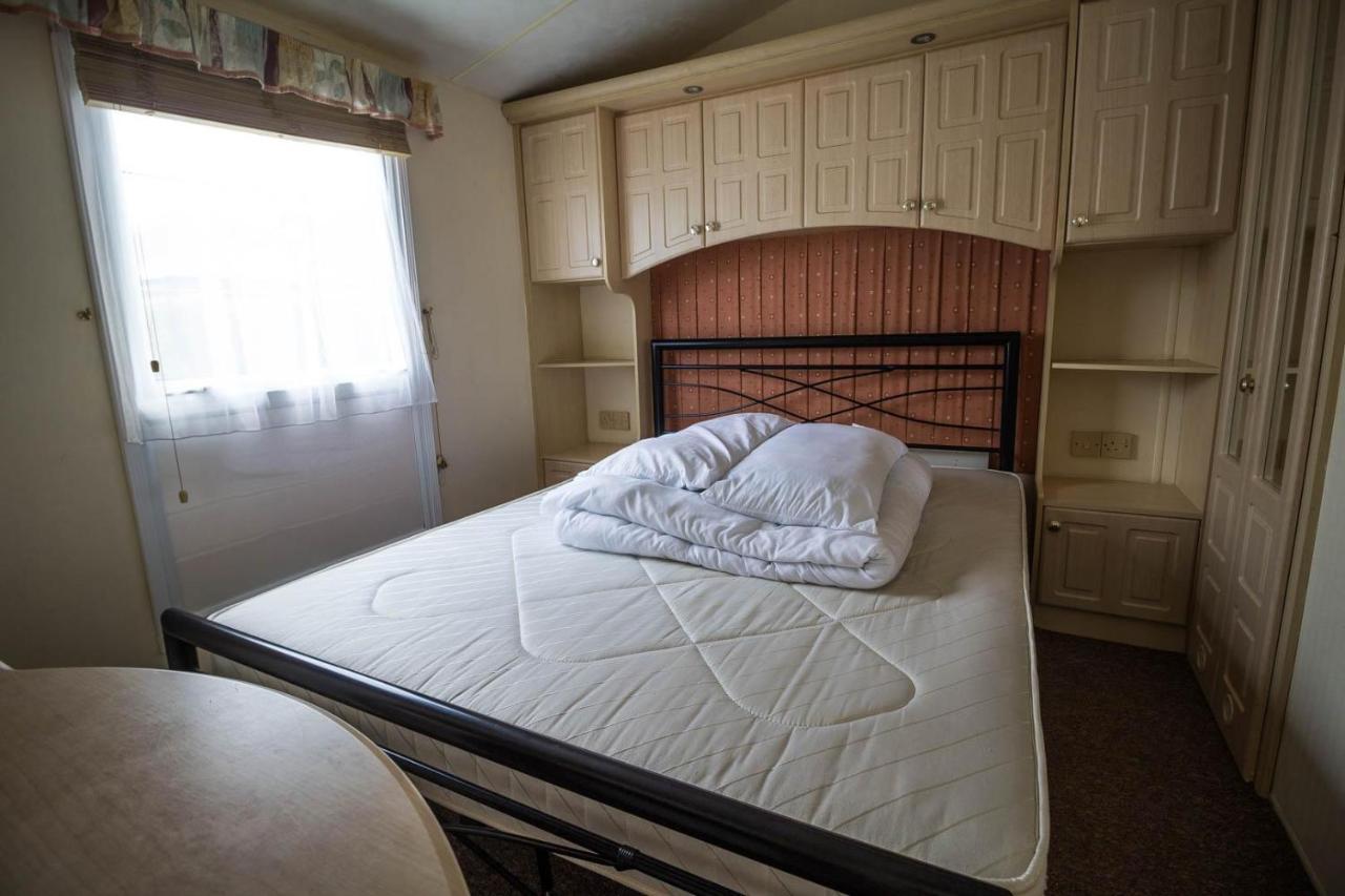 6 Berth Pet Friendly Caravan In By The Ref 13001l Campsite Hunstanton