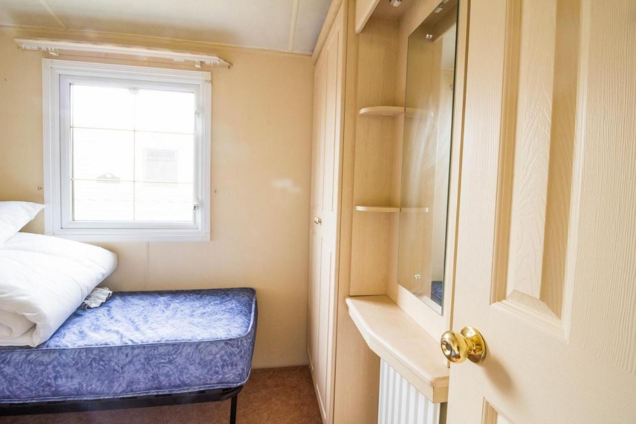 Campsite 6 Berth Pet Friendly Caravan In By The Ref 13001l *