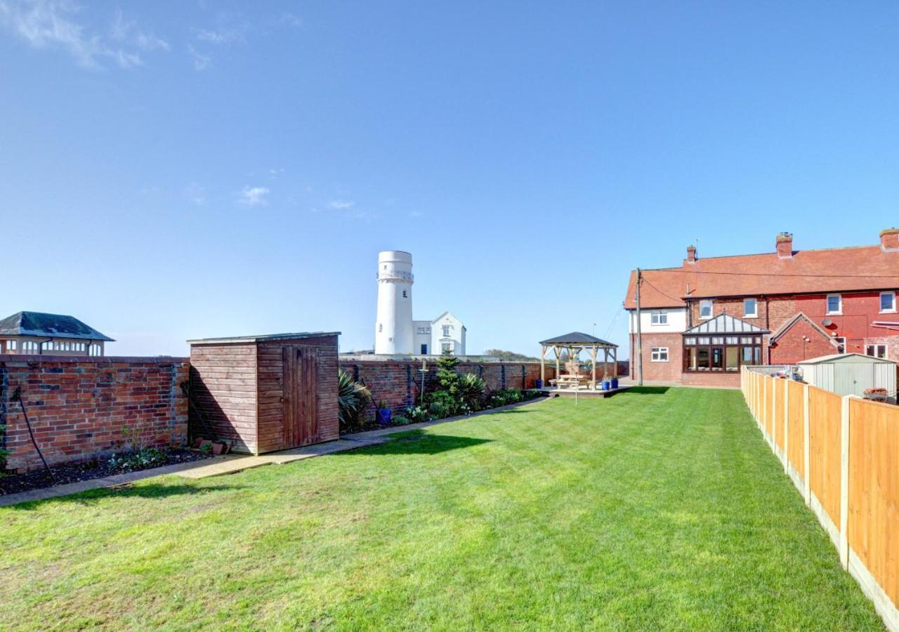 7 Lighthouse Close