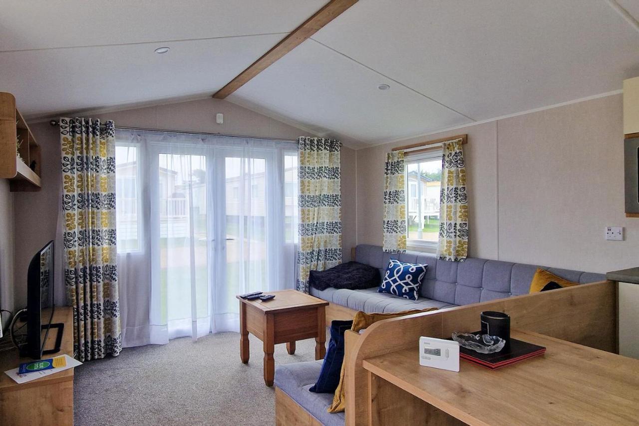 Campsite Lovely Caravan Nearby The Beach In Hunstanton, Norfolk Ref 23071c Hunstanton